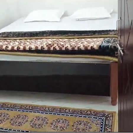 White House Homestay Prayagraj Exterior photo