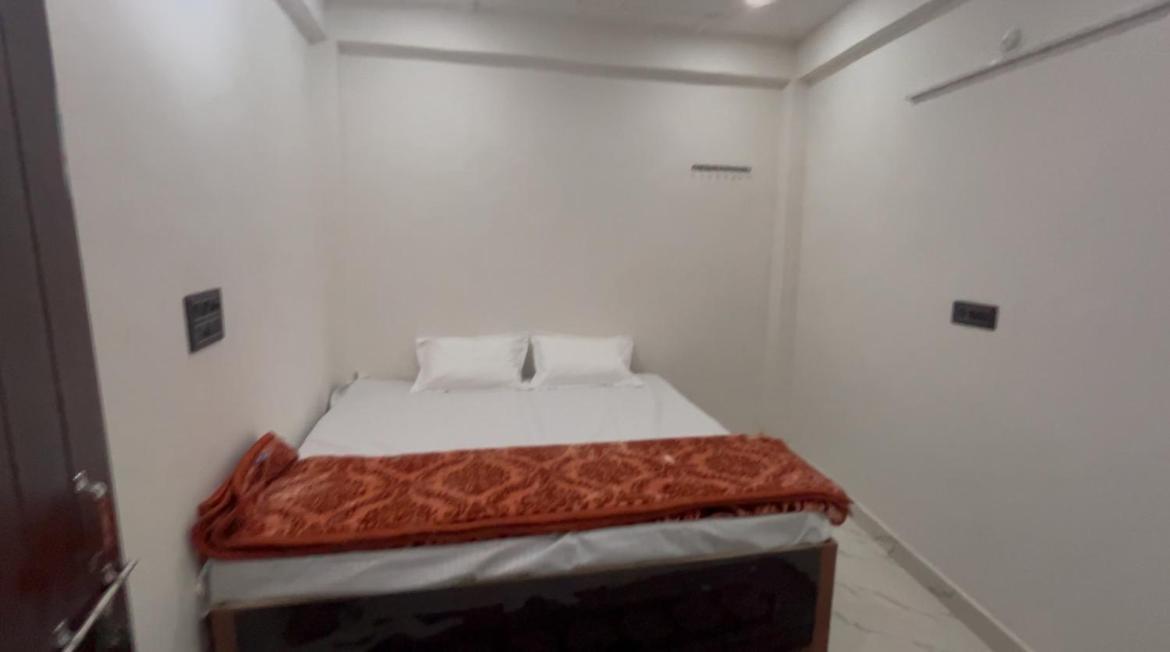 White House Homestay Prayagraj Exterior photo